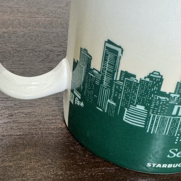Starbucks Coffee Collectors Series Seattle Mug Cup 16 oz 2009 Space Needle - Picture 5 of 14